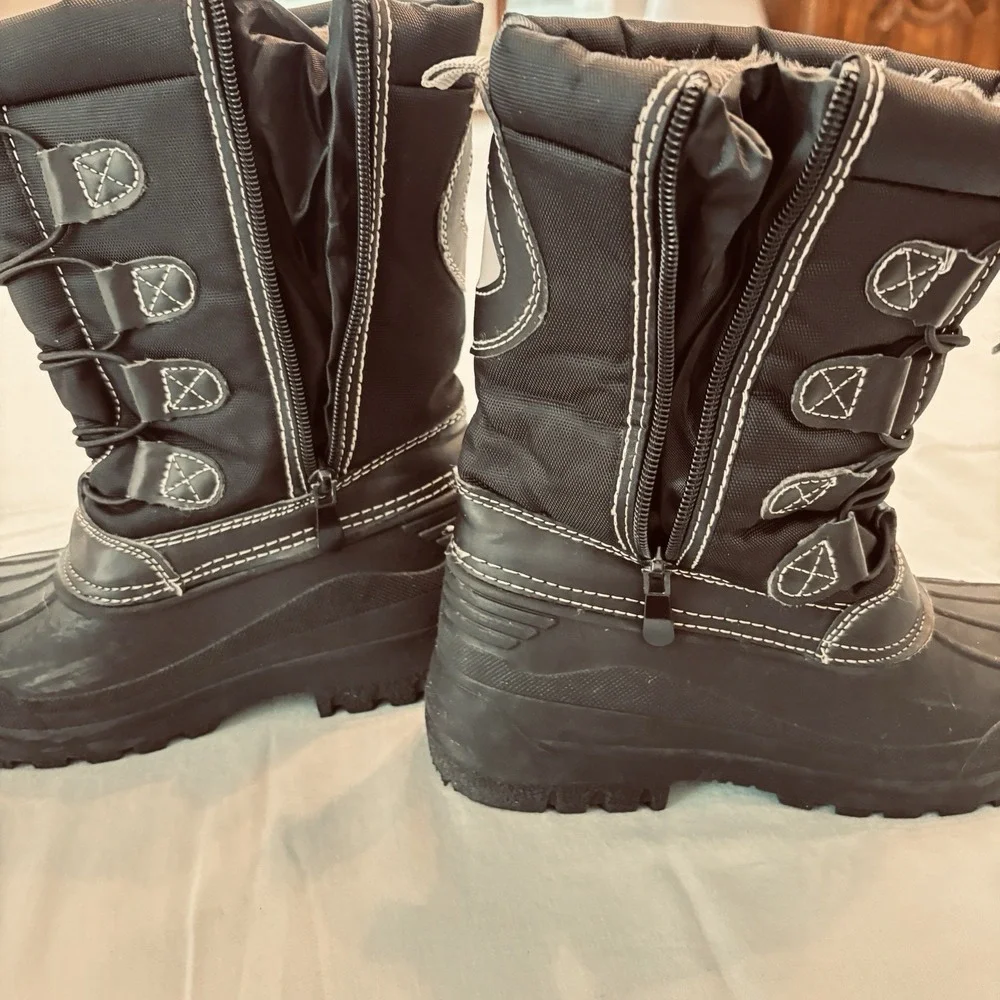NWOT Dream Pairs Youth Snow Boots Sz 1 Black Zip & Lace Waterproof  Thinsulate